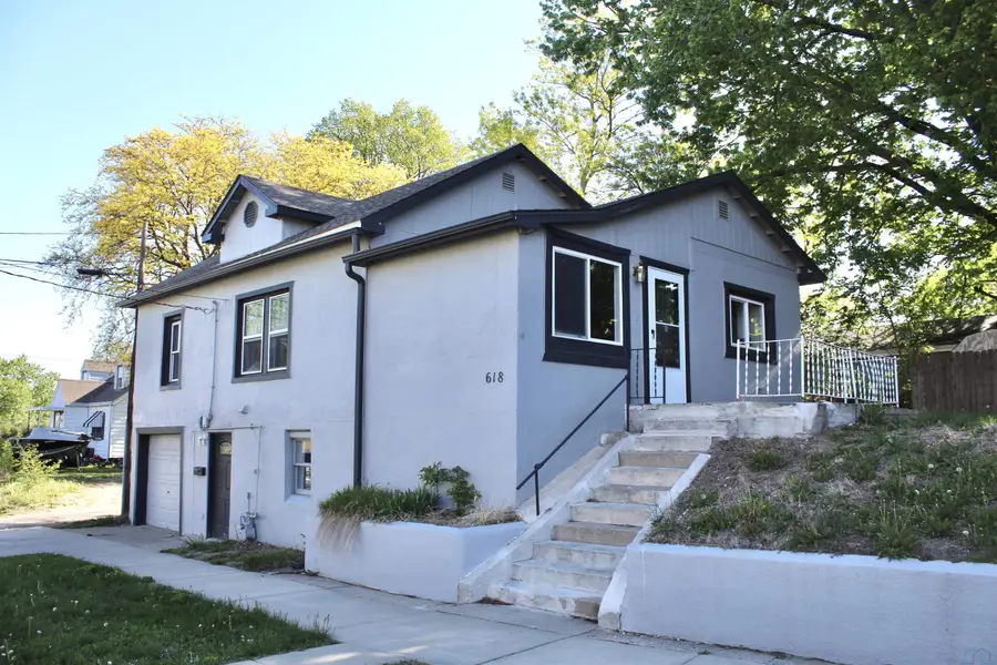 618 S FAIRMOUNT ST, Sioux City, IA 51106 - #2