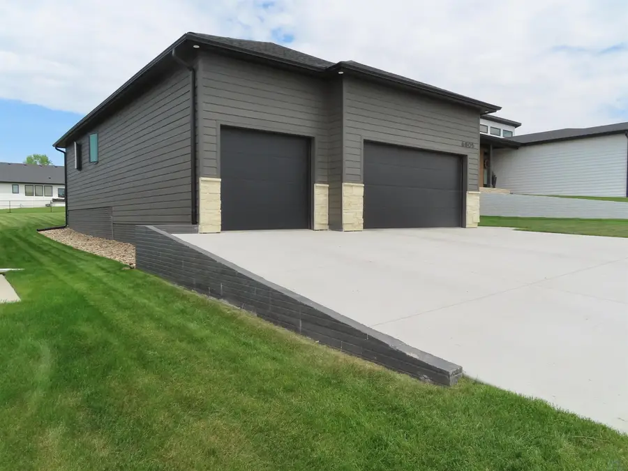 6805 Prairie View Dr, Sioux City, IA 51106 - #3