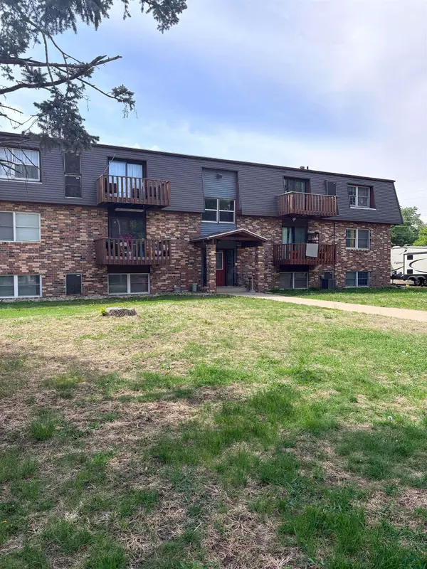 710 Geisinger Rd #7, Storm Lake, IA 50588