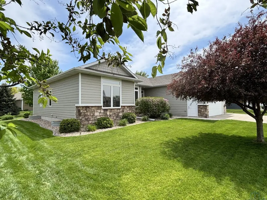 642 Bluestem Trail, Dakota Dunes, SD 57049 - #3