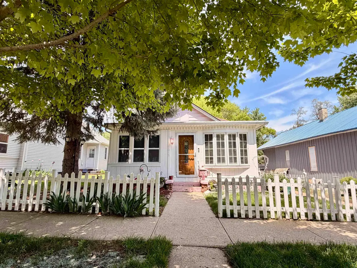 1615 W 17th Street, Sioux City, IA 51103 - #1