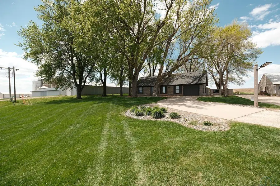 4177 US 75 Avenue, Sioux Center, IA 51250 - #2