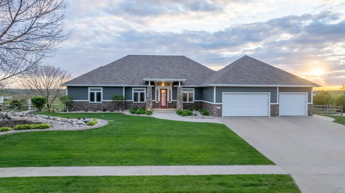 2629 Glen Ellen Road, Sioux City, IA 51106 - #1