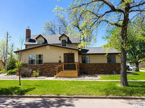 818 & 814 5th Avenue, Sheldon, IA 51201