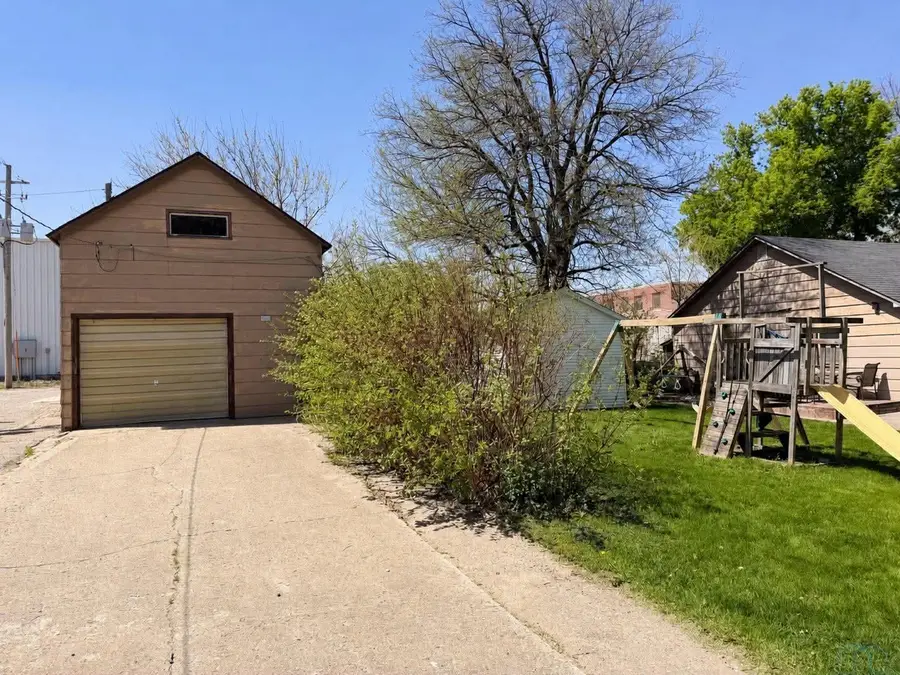 818 & 814 5th Avenue, Sheldon, IA 51201 - #3