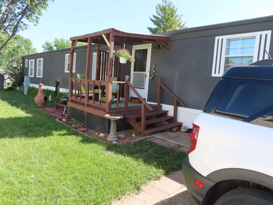 52 Cotts Dr, North Sioux City, SD 57049 - #3