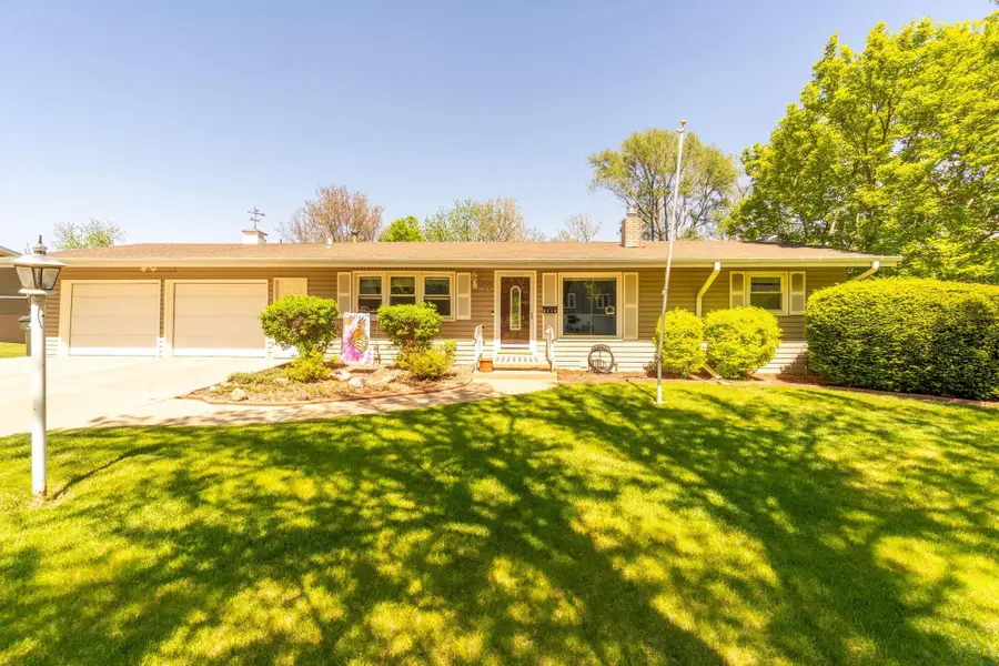 3422 Cheyenne Blvd, Sioux City, IA 51104 - #3