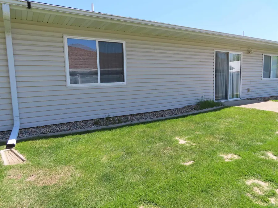 1100 Meadow View Court #3, Sioux City, IA 51106 - #2