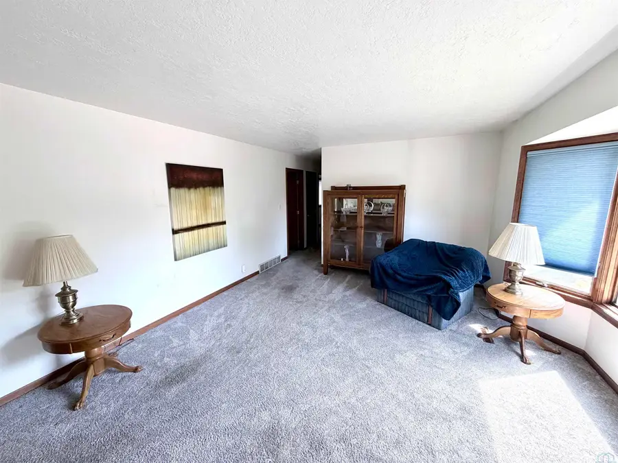 2704 S Cecelia, Sioux City, IA 51104 - #3