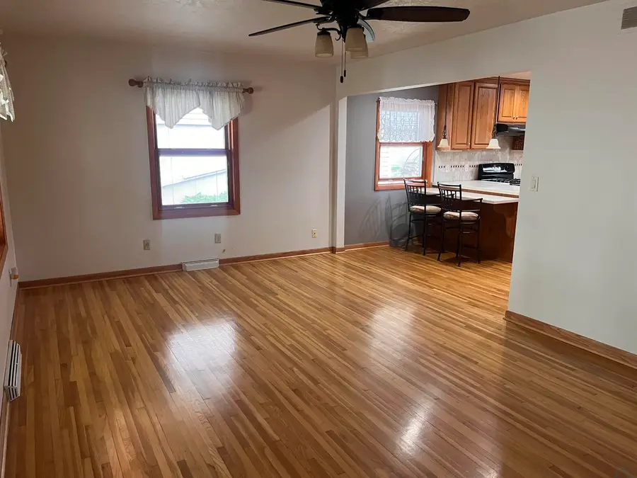 2313 S Clinton St, Sioux City, IA 51106 - #3
