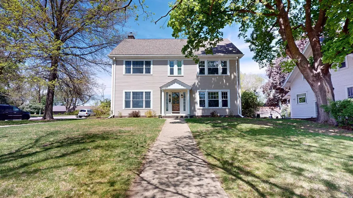 618 W CHERRY ST, Cherokee, IA 51012 - #1