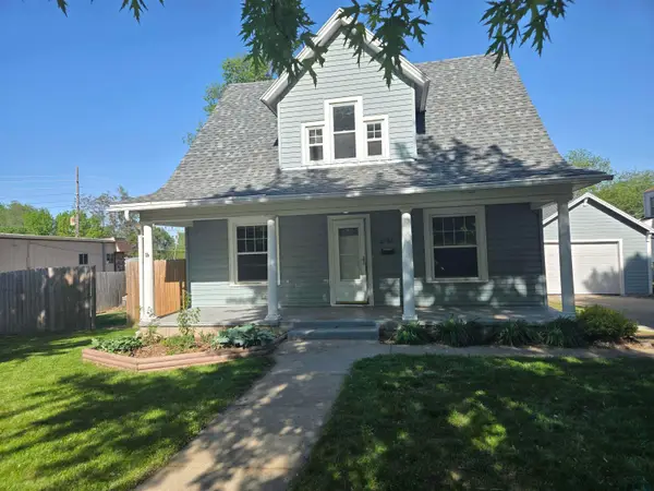 2102 S Magnolia St, Sioux City, IA 51106