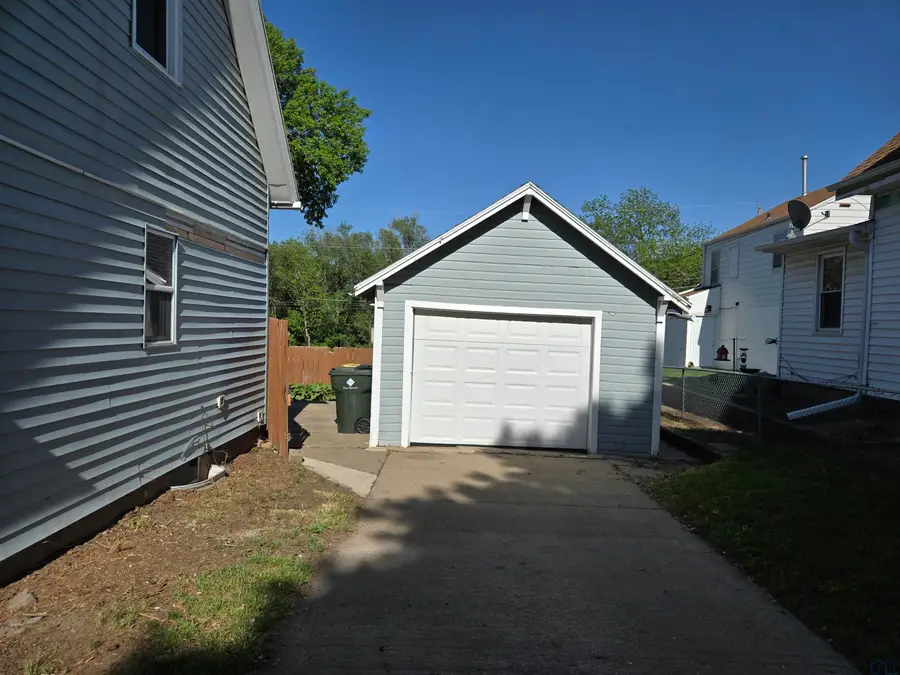 2102 S Magnolia St, Sioux City, IA 51106 - #3
