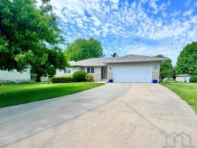 310 14th St, Onawa, IA 51040 - #1