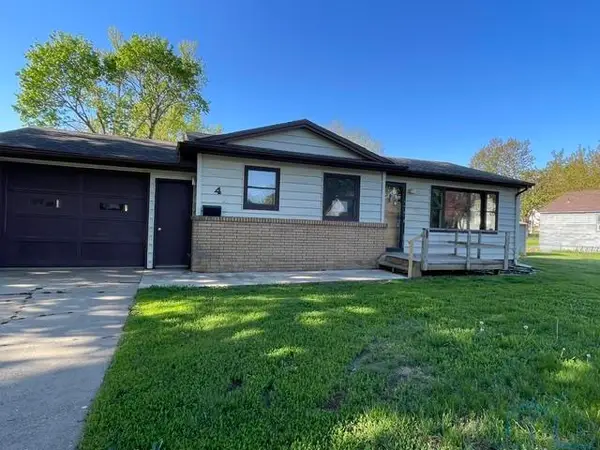 45 SE 7TH ST, Sioux Center, IA 51250