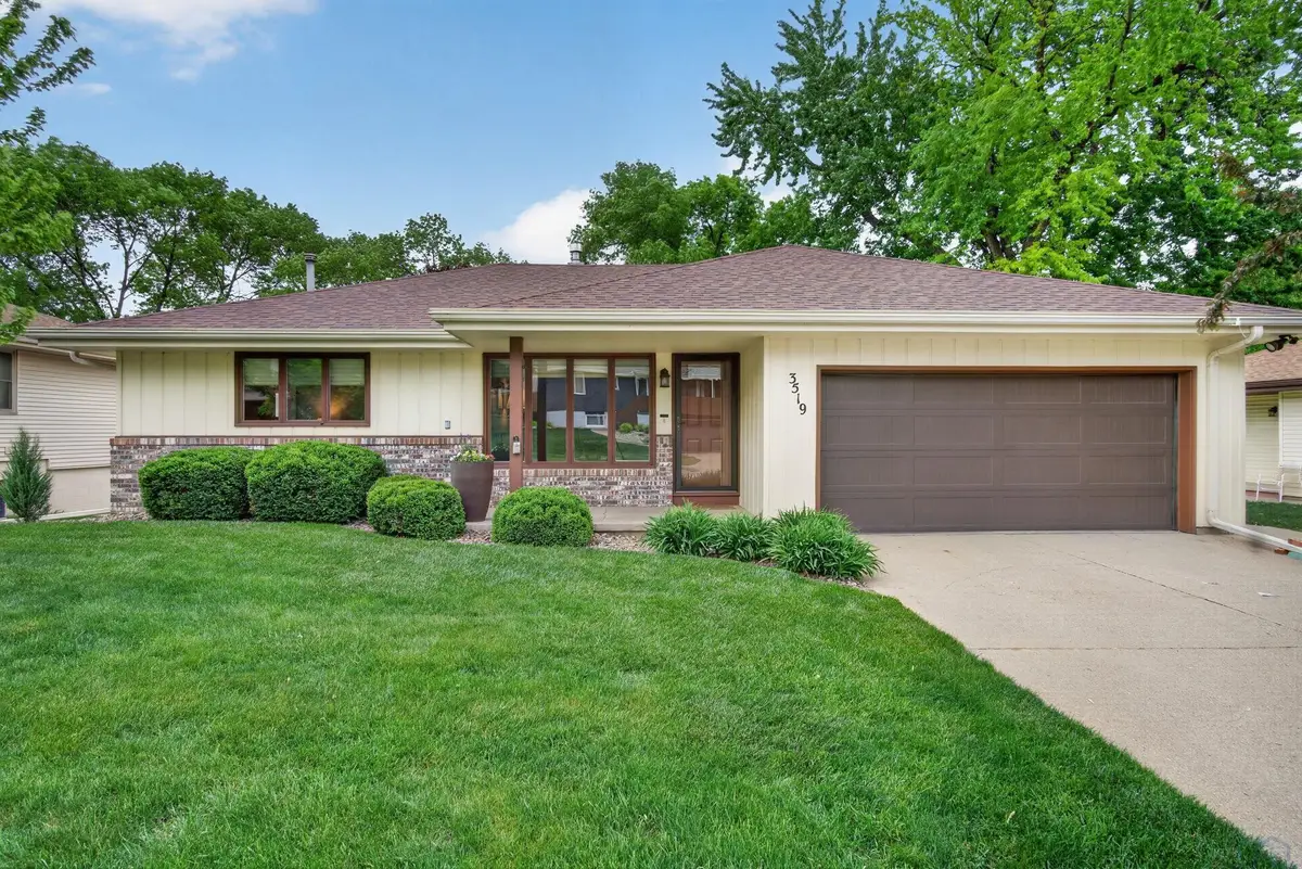 3519 Alpine Ave, Sioux City, IA 51106 - #1
