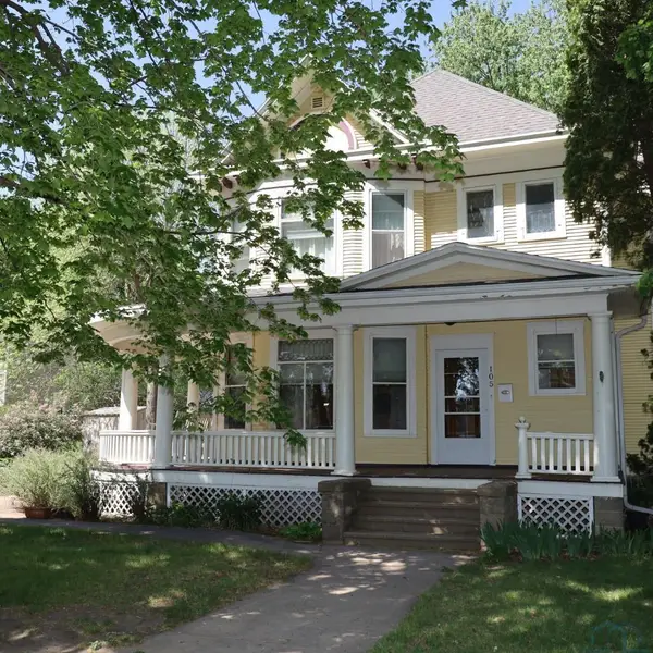 105 S Carroll St, Rock Rapids, IA 51246