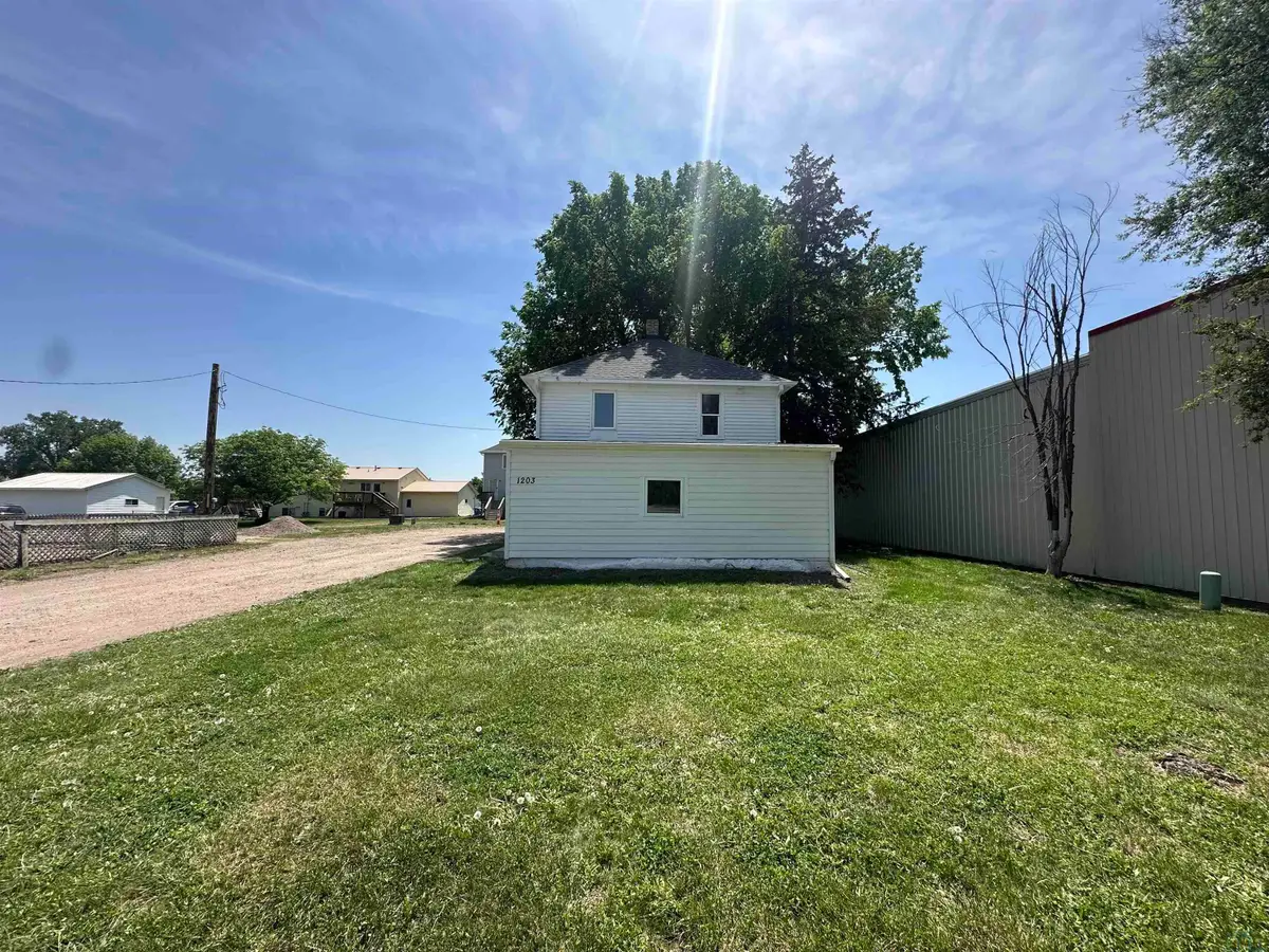 1203 E Cherry, Vermillion, SD 57069 - #1