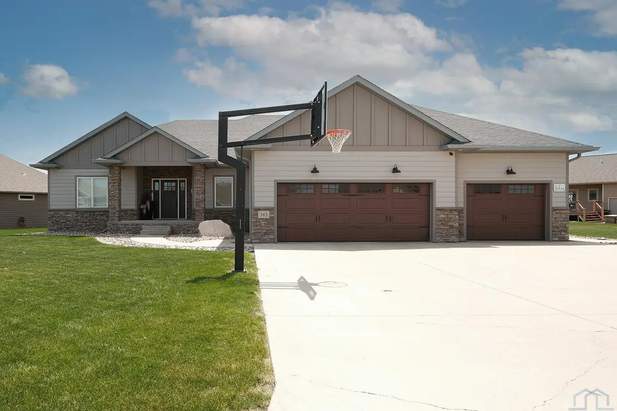 343 Sawgrass Trail, Sioux Center, IA 51250 - #1