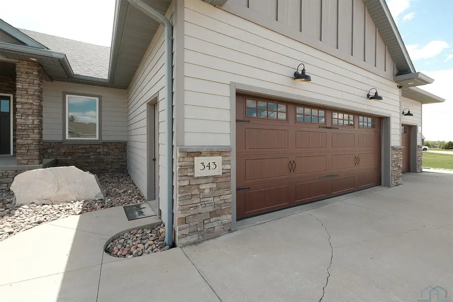 343 Sawgrass Trail, Sioux Center, IA 51250 - #3