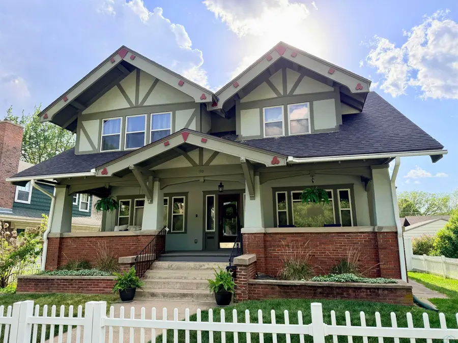 110 LAKE AVE, Storm Lake, IA 50588 - #2