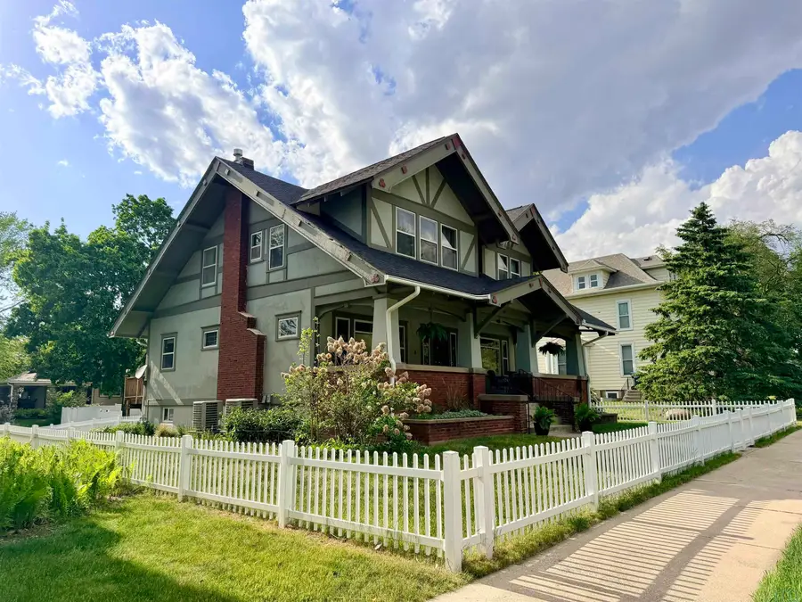 110 LAKE AVE, Storm Lake, IA 50588 - #3