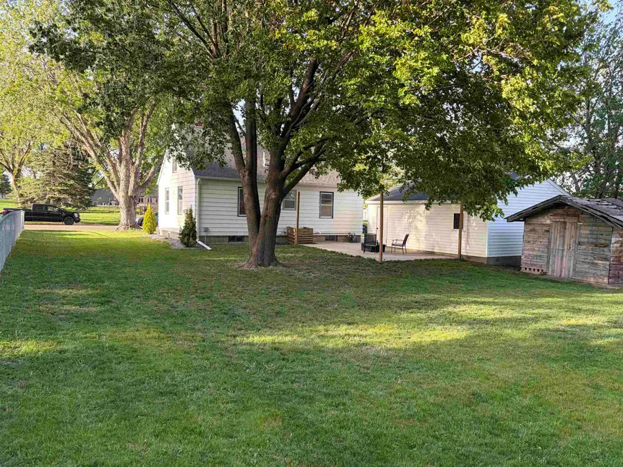 121 7TH ST SW, Sioux Center, IA 51250 - #3