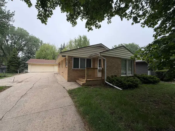 1609 E 9th Street, Sheldon, IA 51201