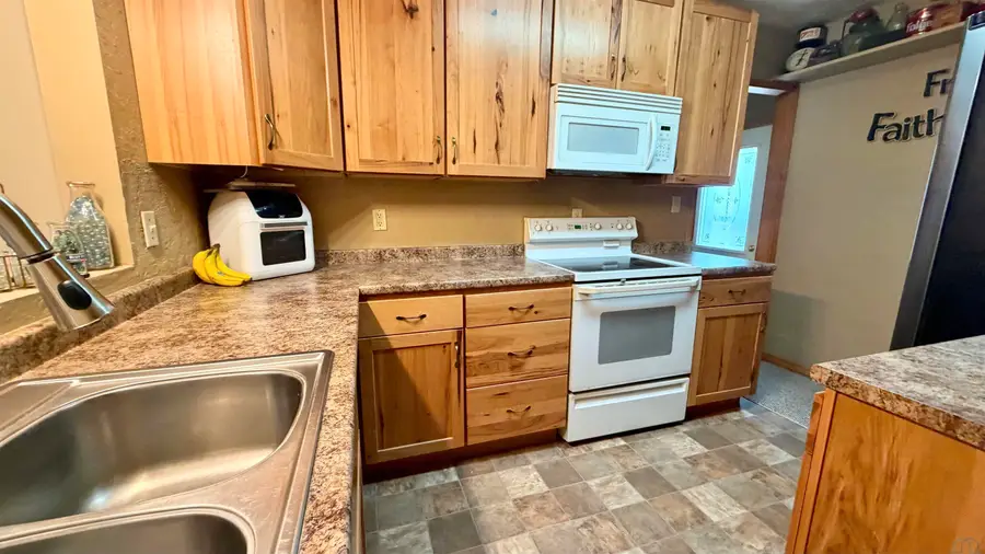 141 CEDAR ST, Newell, IA 50568 - #2