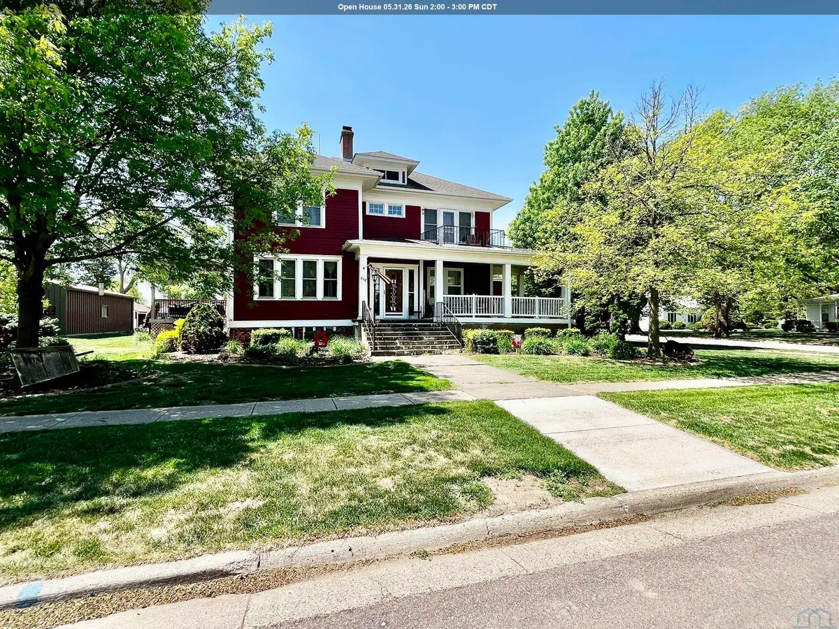 212 W Washington Street, Elk Point, SD 57025 - #1