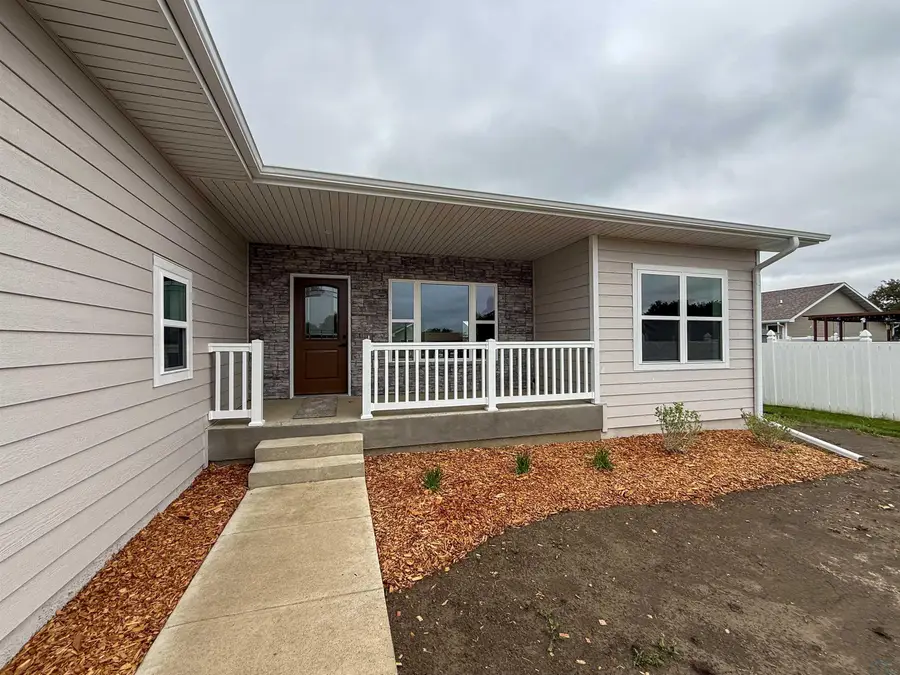 1016 Arbor Dr, South Sioux City, NE 68776 - #3