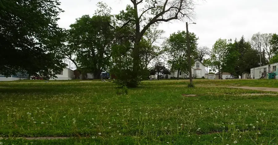 1329 S 3rd Avenue, Sheldon, IA 51201 - #3