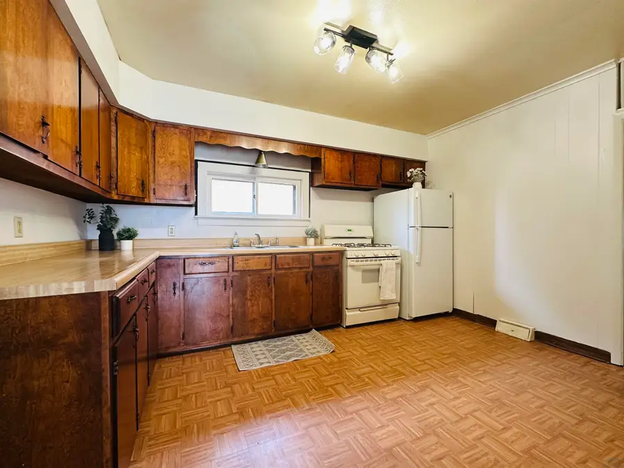 2500 Bourette St, Sioux City, IA 51109 - #2