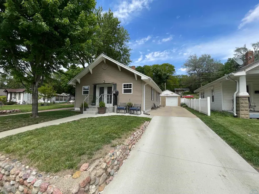 3223 Park View Blvd, Sioux City, IA 51105 - #2
