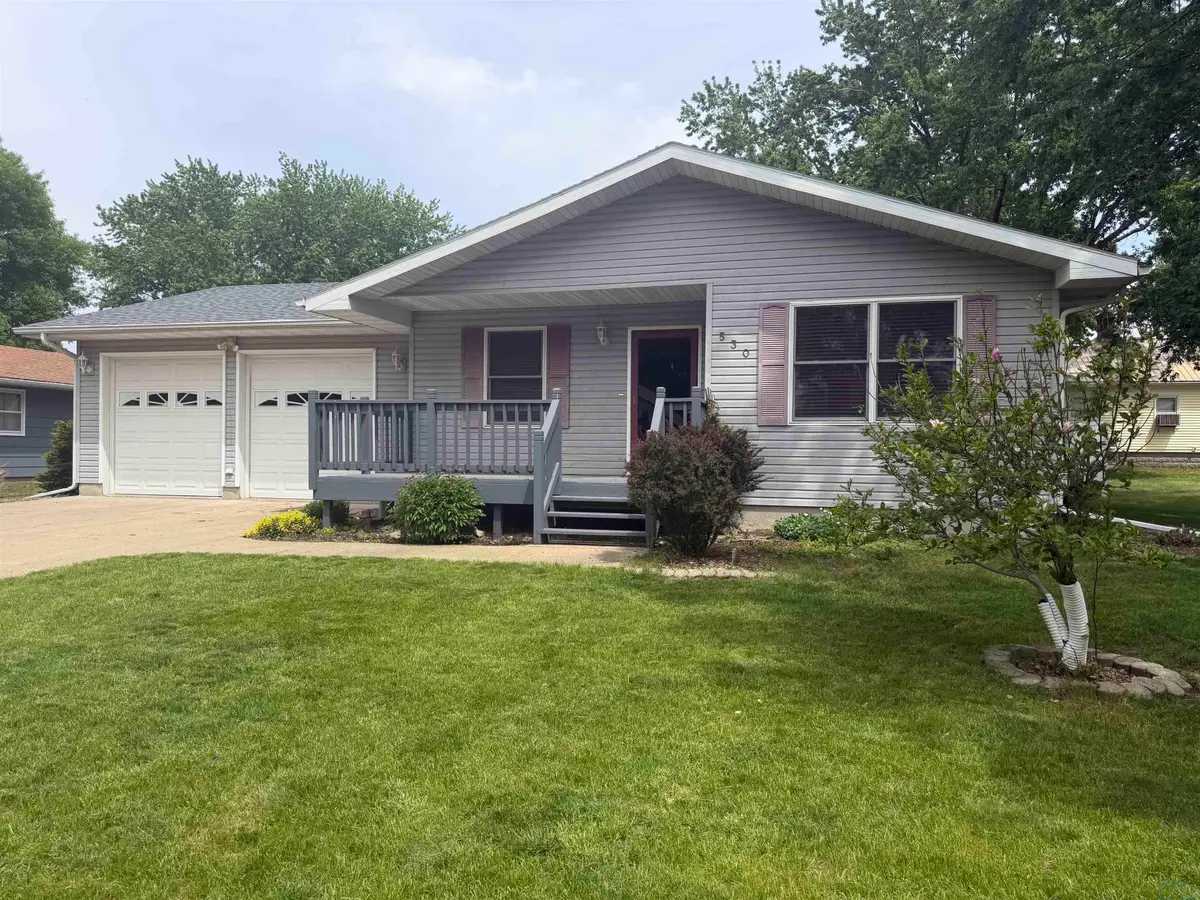 530 S 5th St, Akron, IA 51001 - #1