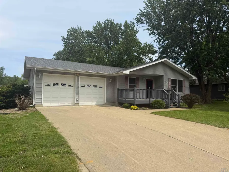 530 S 5th St, Akron, IA 51001 - #3
