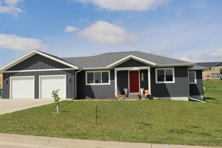 1522 Lincoln Pl SE, Orange City, IA 51041 - #2