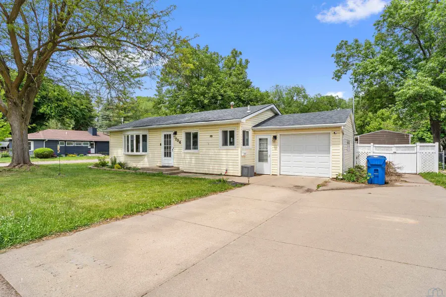 704 Canby, Vermillion, SD 57069 - #2
