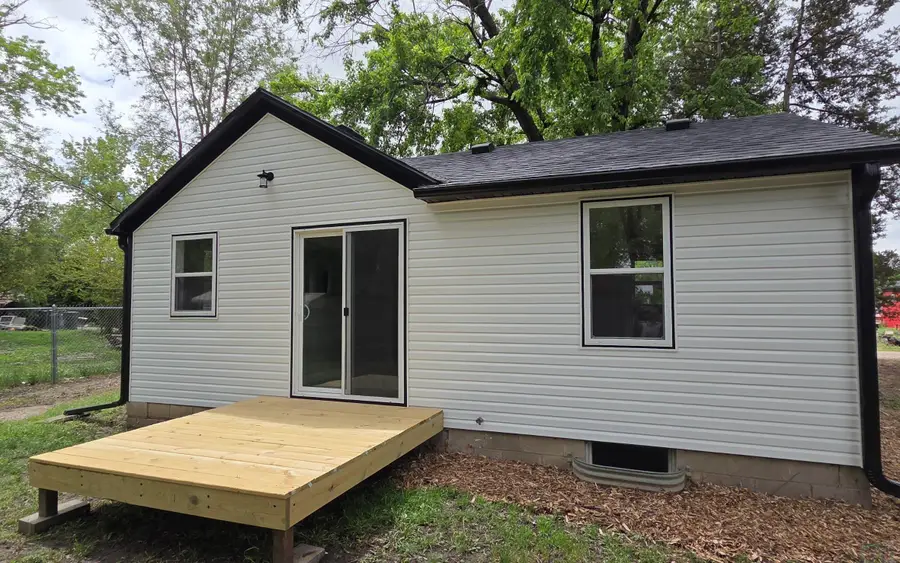 307 1/2 W Pleasant, Elk Point, SD 57025 - #2