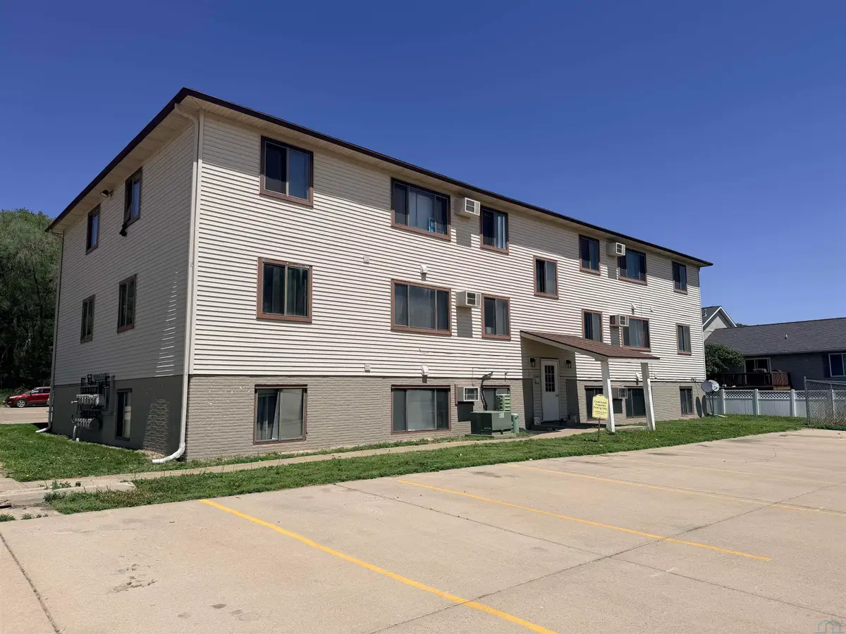 1000-1008 S Crawford Rd, Vermillion, SD 57069 - #1
