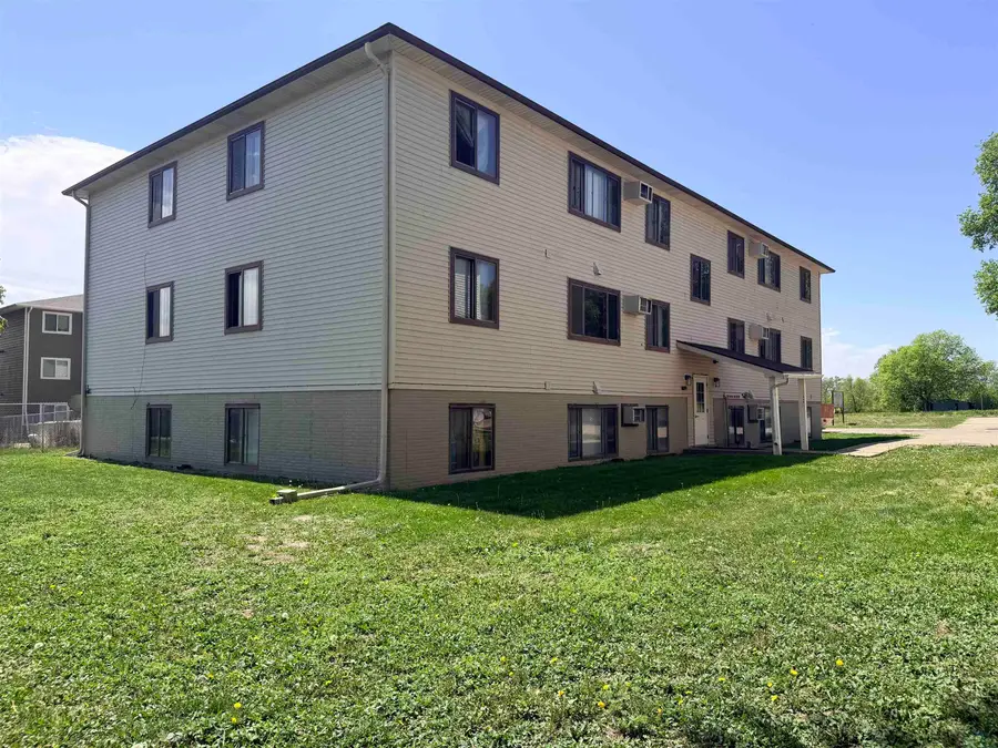 1000-1008 S Crawford Rd, Vermillion, SD 57069 - #2