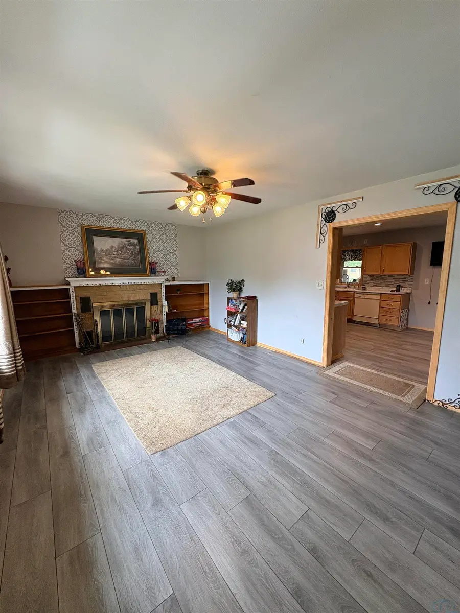 315 E 9TH ST, Storm Lake, IA 50588 - #2