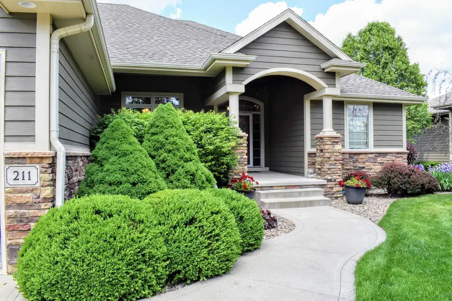 211 E Sawgrass Trail, Dakota Dunes, SD 57049 - #2