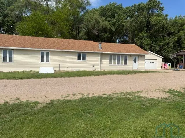 46152 313th Street, Vermillion, SD 57069 - #1