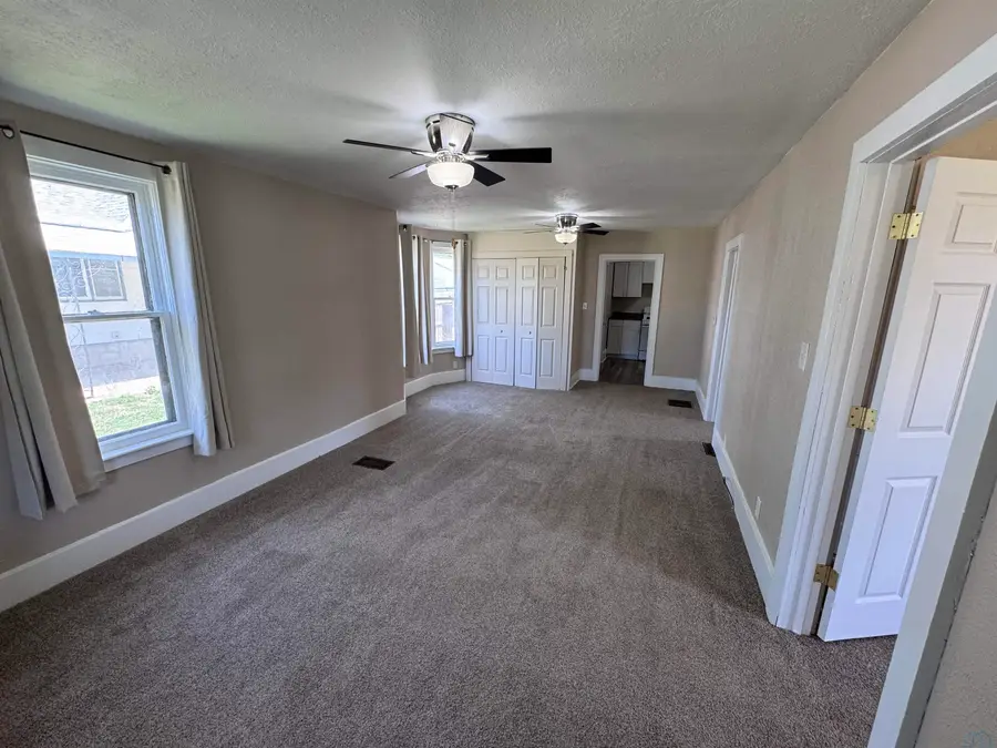 608 S HELEN ST, Sioux City, IA 51106 - #2