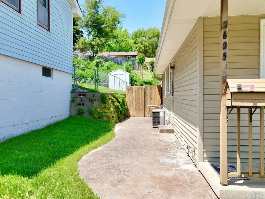 2625 S Helen, Sioux City, IA 51106 - #3