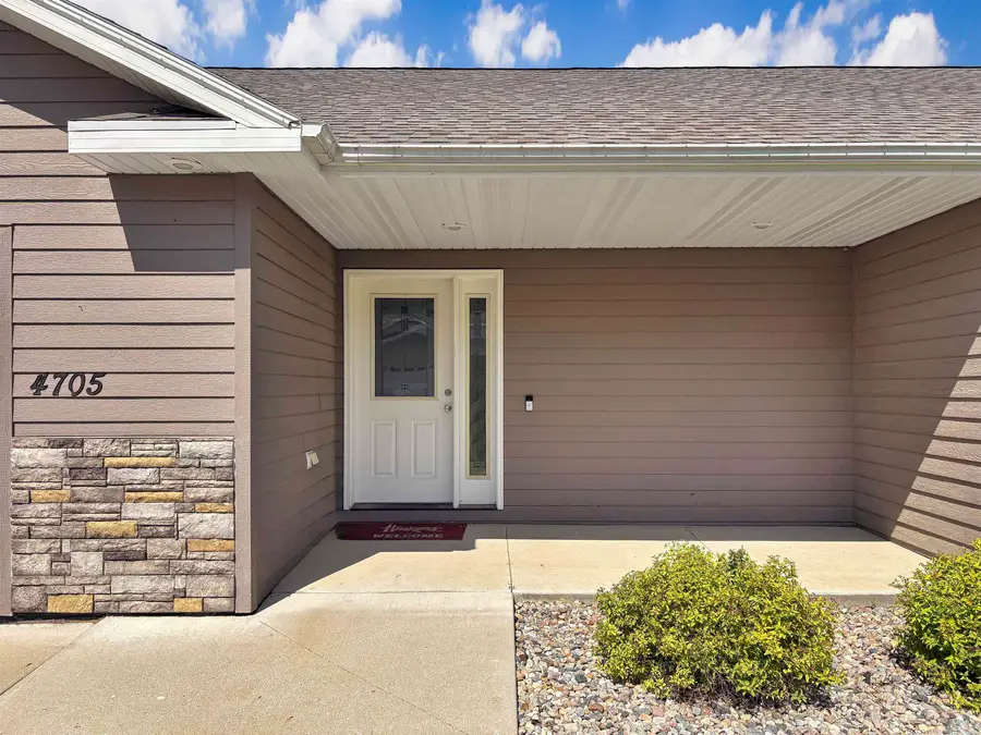 4705 Harrison St, Sioux City, IA 51108 - #2