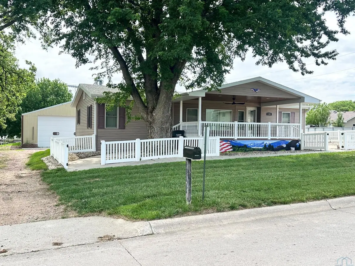 308 N Madison St, Coleridge, NE 68727 - #1