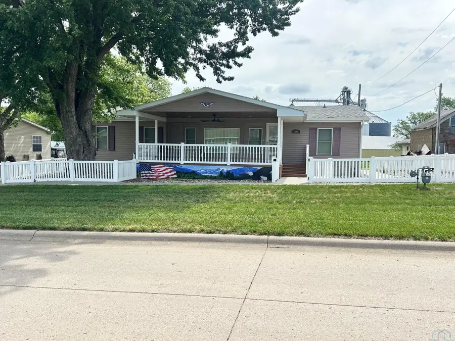 308 N Madison St, Coleridge, NE 68727 - #2