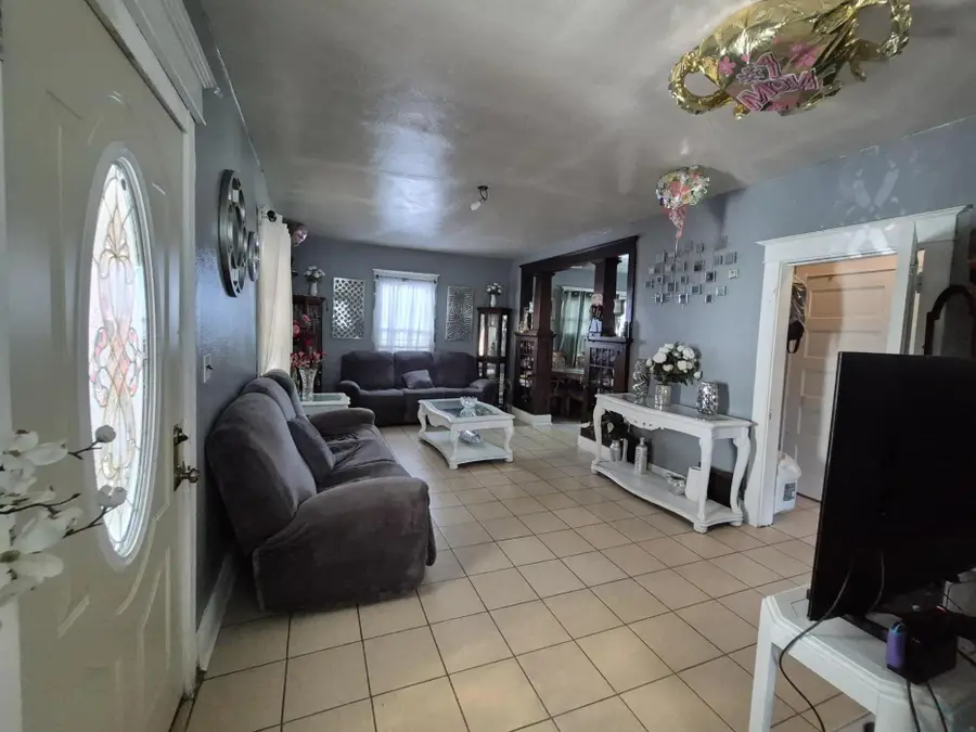 2101 JENNINGS ST, Sioux City, IA 51104 - #3